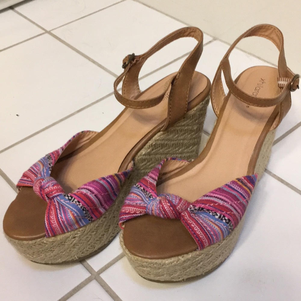 Platform sandals